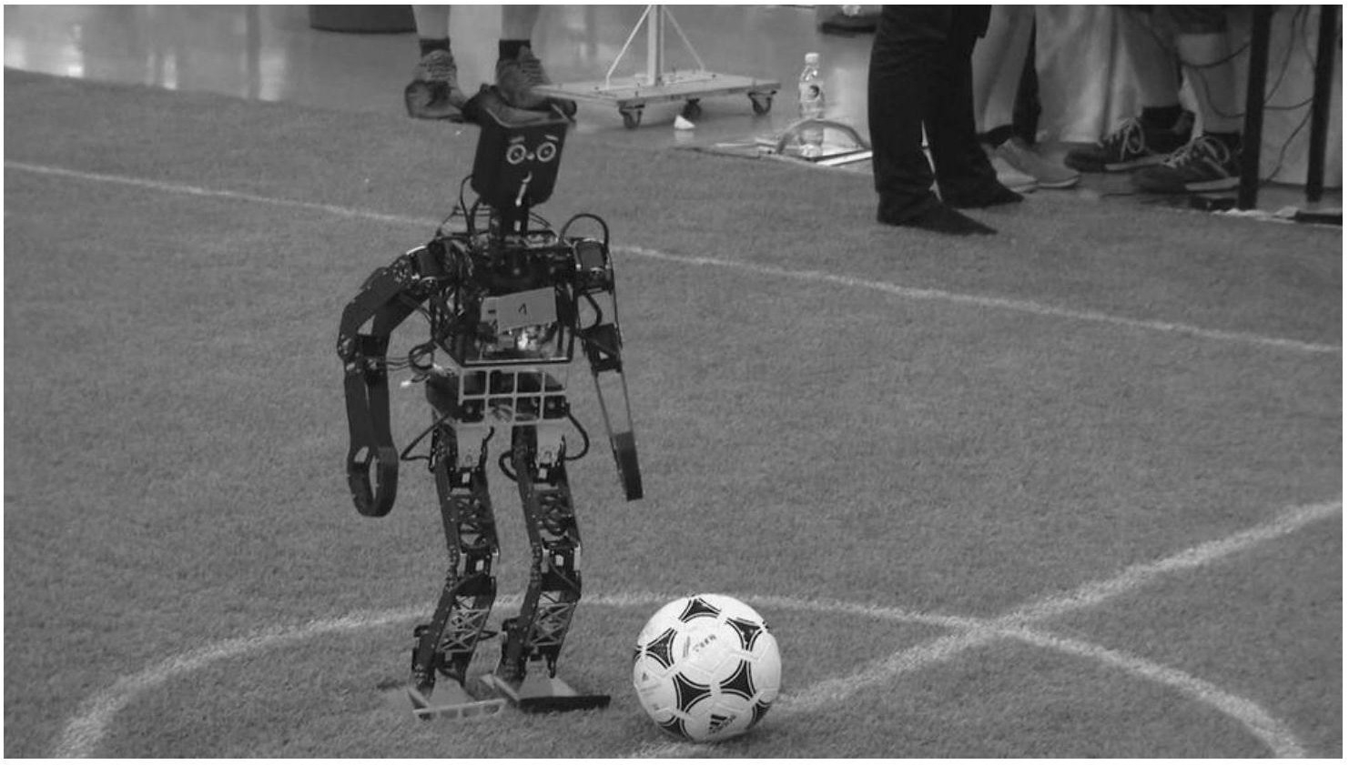 一种多特征联合的机器人足球识别方法
